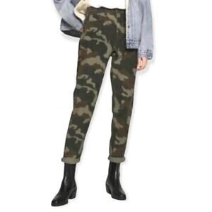 American Eagle Camo Courduroy Pant Size 00